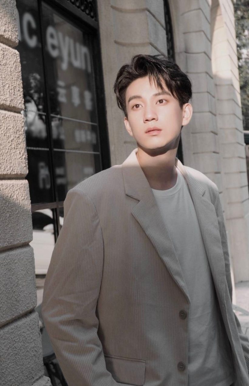 ดราม่าพระเอกดาวรุ่งสุดมักง่าย! ทิ้งก้นบุหรี่ไม่แคร์ใคร