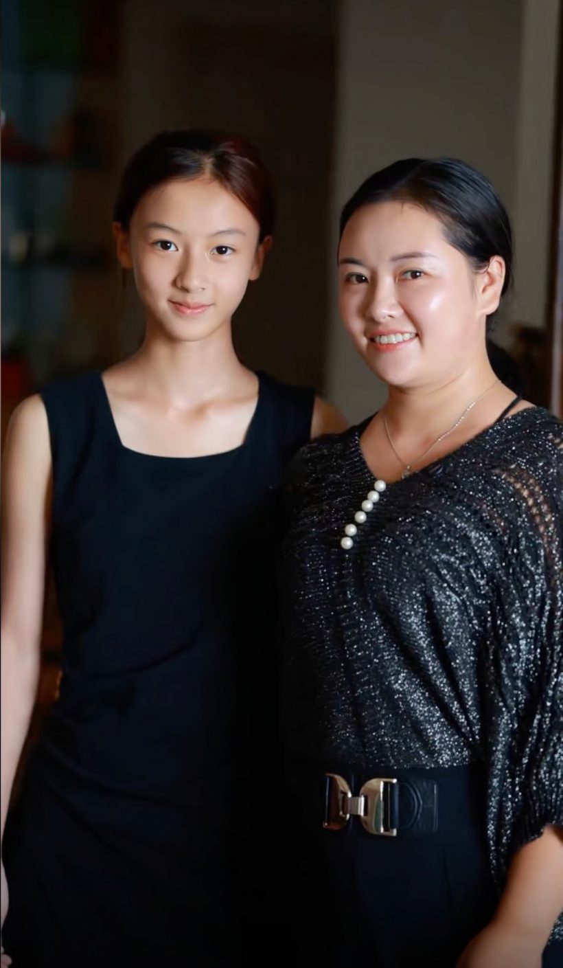 เปิดวาร์ปสาว15 สวยจนนึกว่าลูกดารา ผกก.ดังขอปั้นแต่แม่ปฏิเสธ!