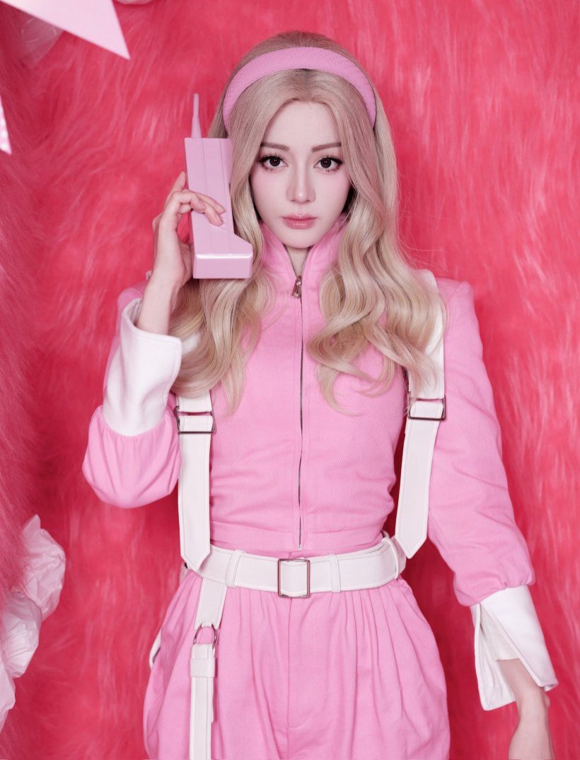 ตี๋ลี่เร่อปา เสิร์ฟลุคบาร์บี้ ความน่ารักเตะตา Weibo แทบแตก!