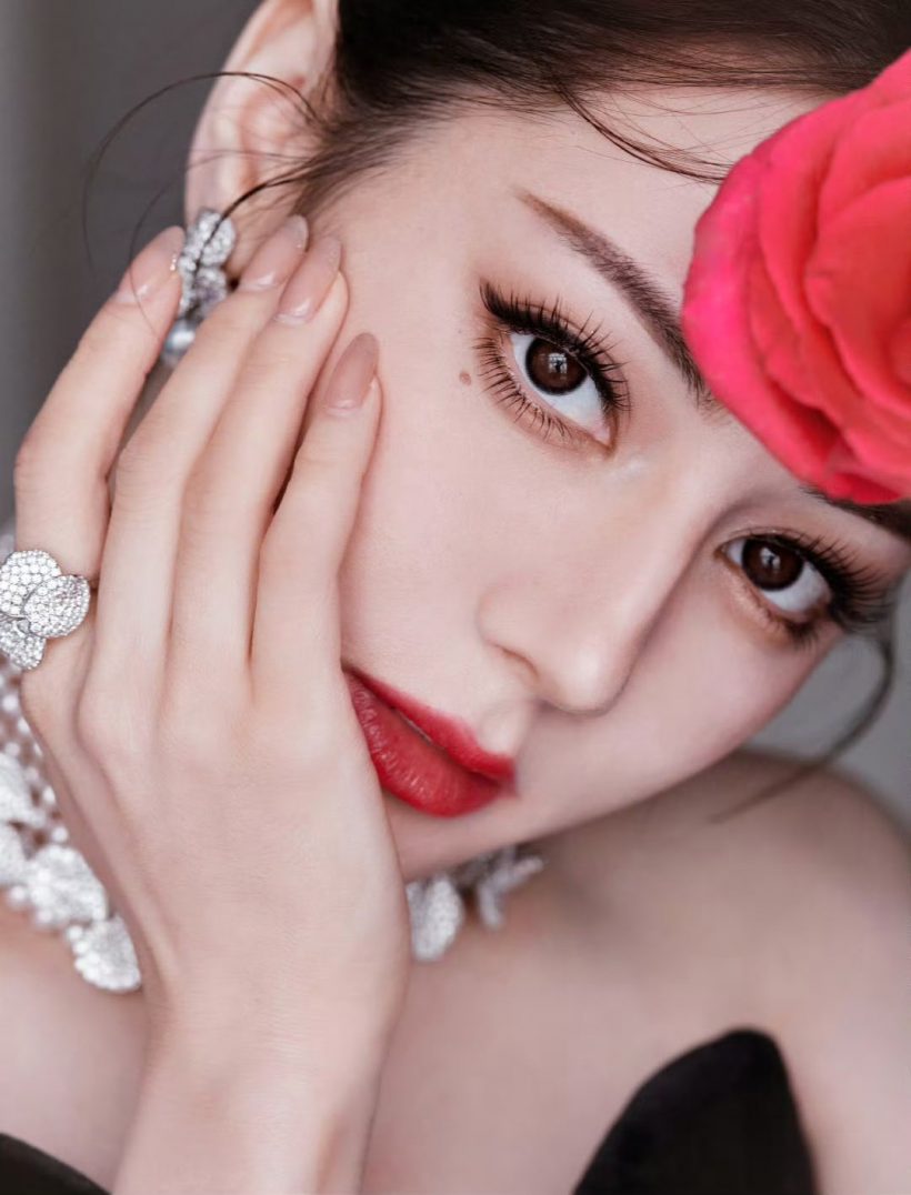 ตี๋ลี่เร่อปา เบ้าหน้าฟ้าประทานของจริง ยิ่งซูมยิ่งเป๊ะไร้ที่ติ