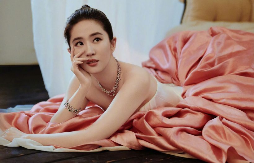 นางฟ้านอกจอ!ดาราสาวพันล้านซุ่มเลี้ยงแมวจรจัด20ตัวในคฤหาสน์