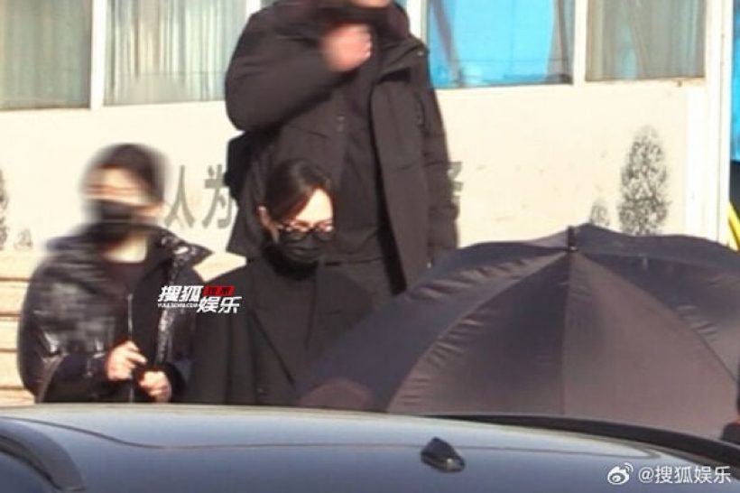 ดราม่าปนเศร้า เมื่อคู่รักซุปตาร์ ถูกจับผิดขาเตียงในวันสูญเสีย