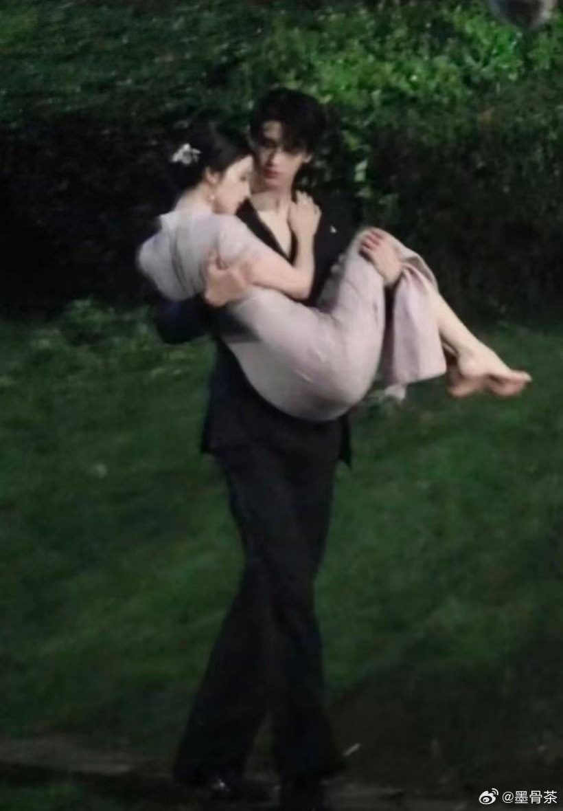 ลือหูผึ่ง!คู่จิ้นคู่นี้ แอบซุ่มคบกัน แต่วงในลั่นแบบหนังคนละม้วน