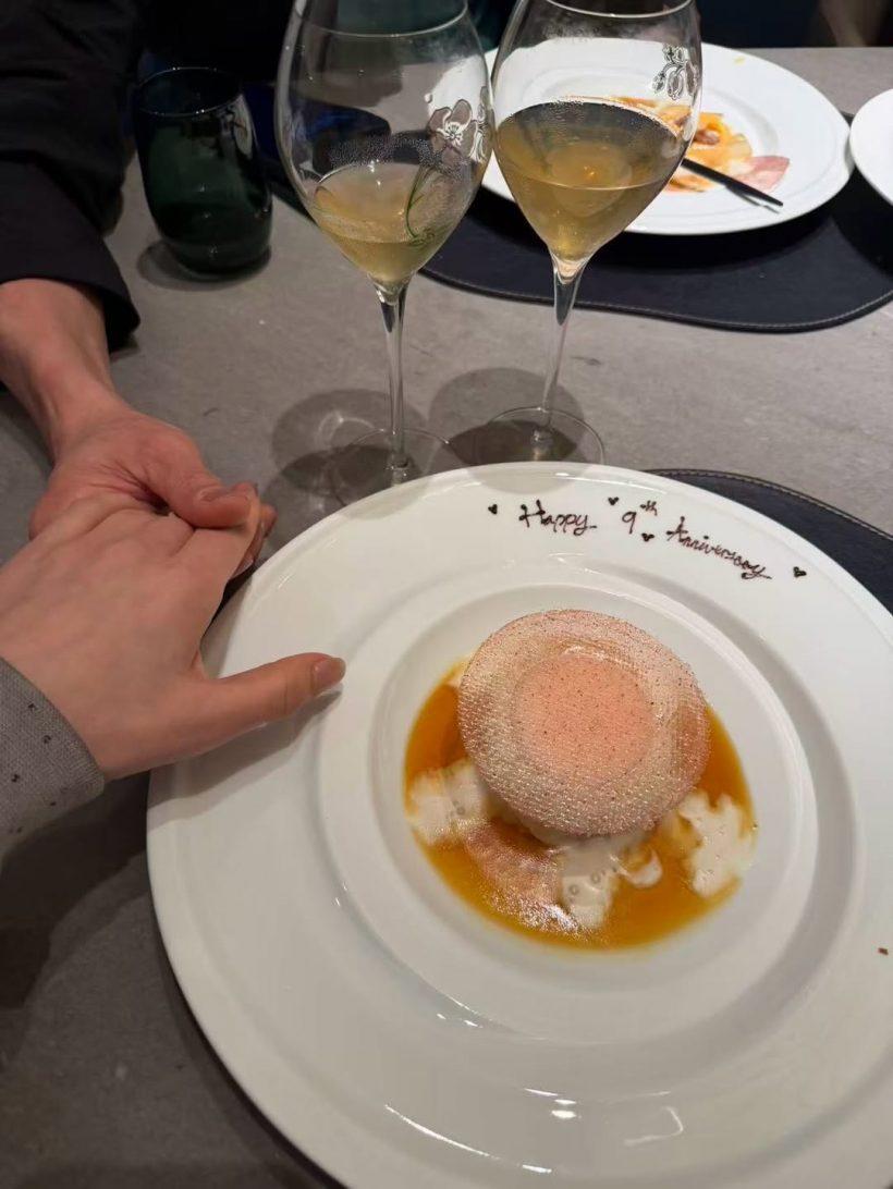 น่าอิจฉาคู่รักต่างวัยแต่ง9ปียังมั่นคง ได้ลูก3เป็นโซ่ทองคล้องใจ