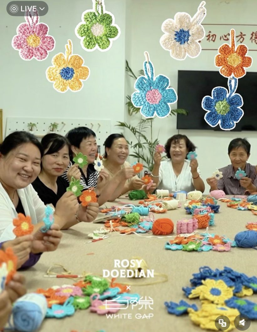 ประทับใจ จ้าวลู่ซือ หอบของขวัญข้ามประเทศมาฝากแฟนๆด้วย