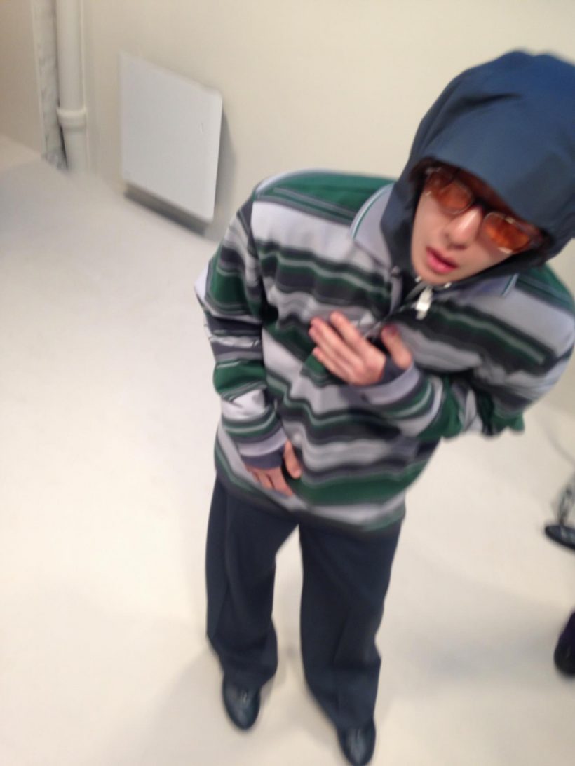 ปารีสแทบแตก! "หวังอี้ป๋อ" อัปรูปเซตใหม่ หล่อทะลุแมสก์