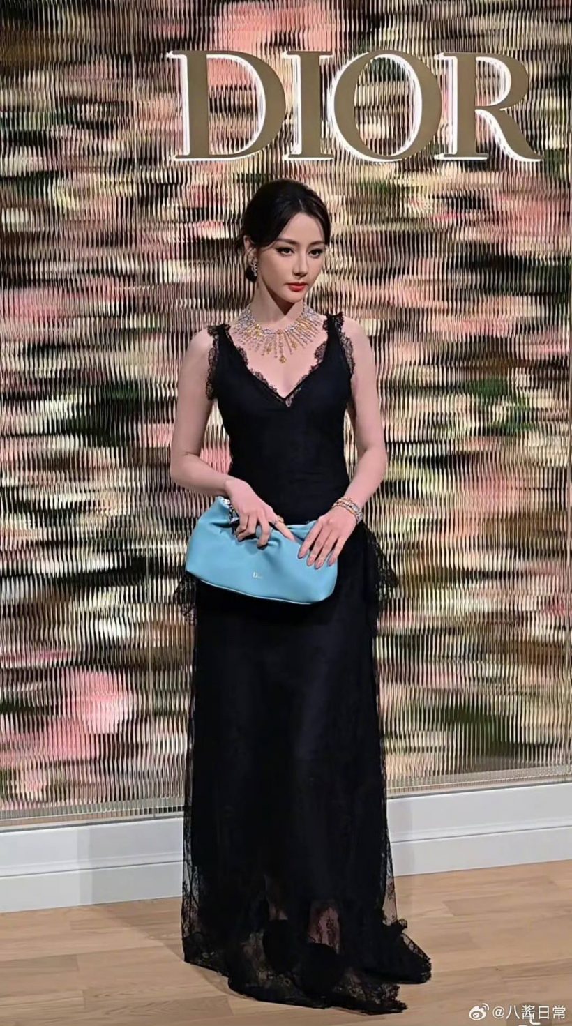 ตี๋ลี่เร่อปา คัมแบ็ก Dior ลุคราชินีขยี้ใจ