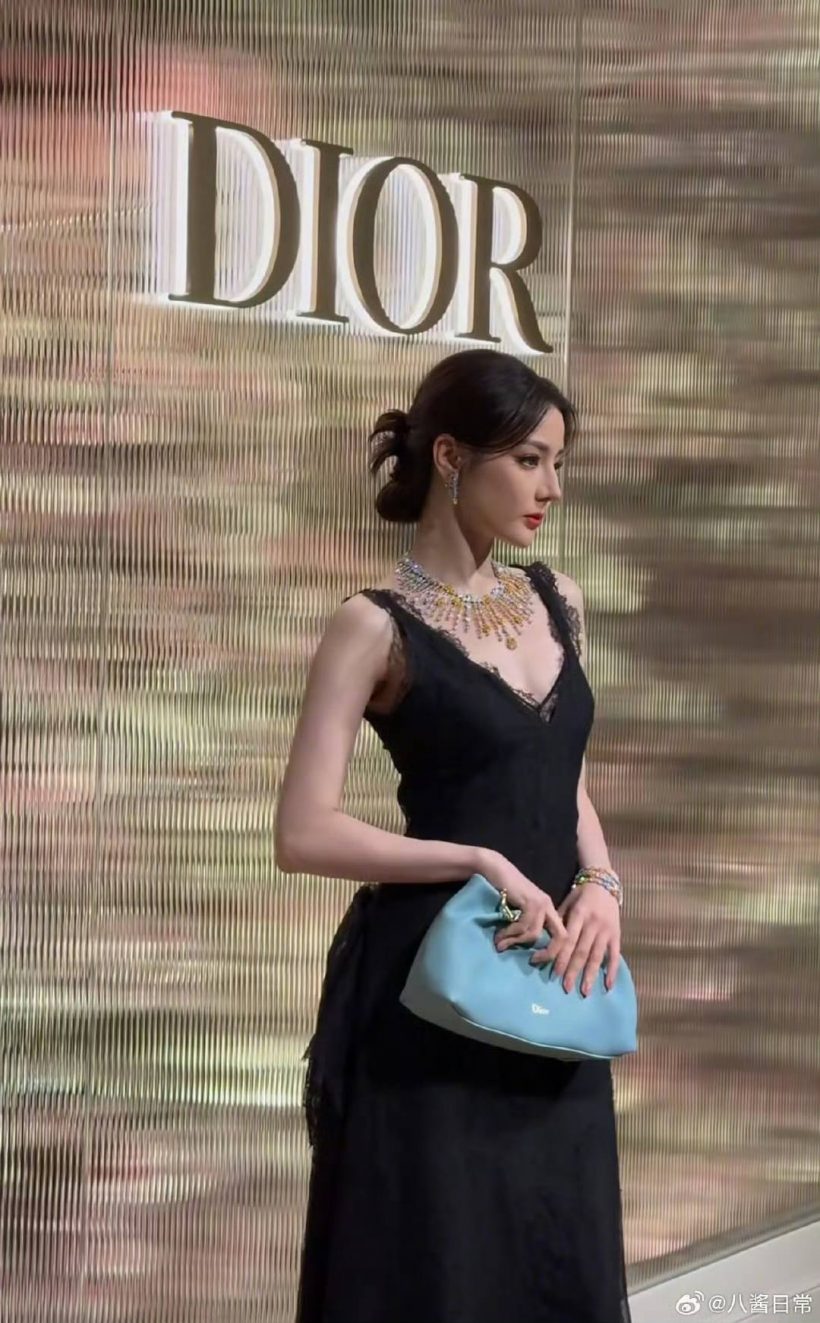 ตี๋ลี่เร่อปา คัมแบ็ก Dior ลุคราชินีขยี้ใจ