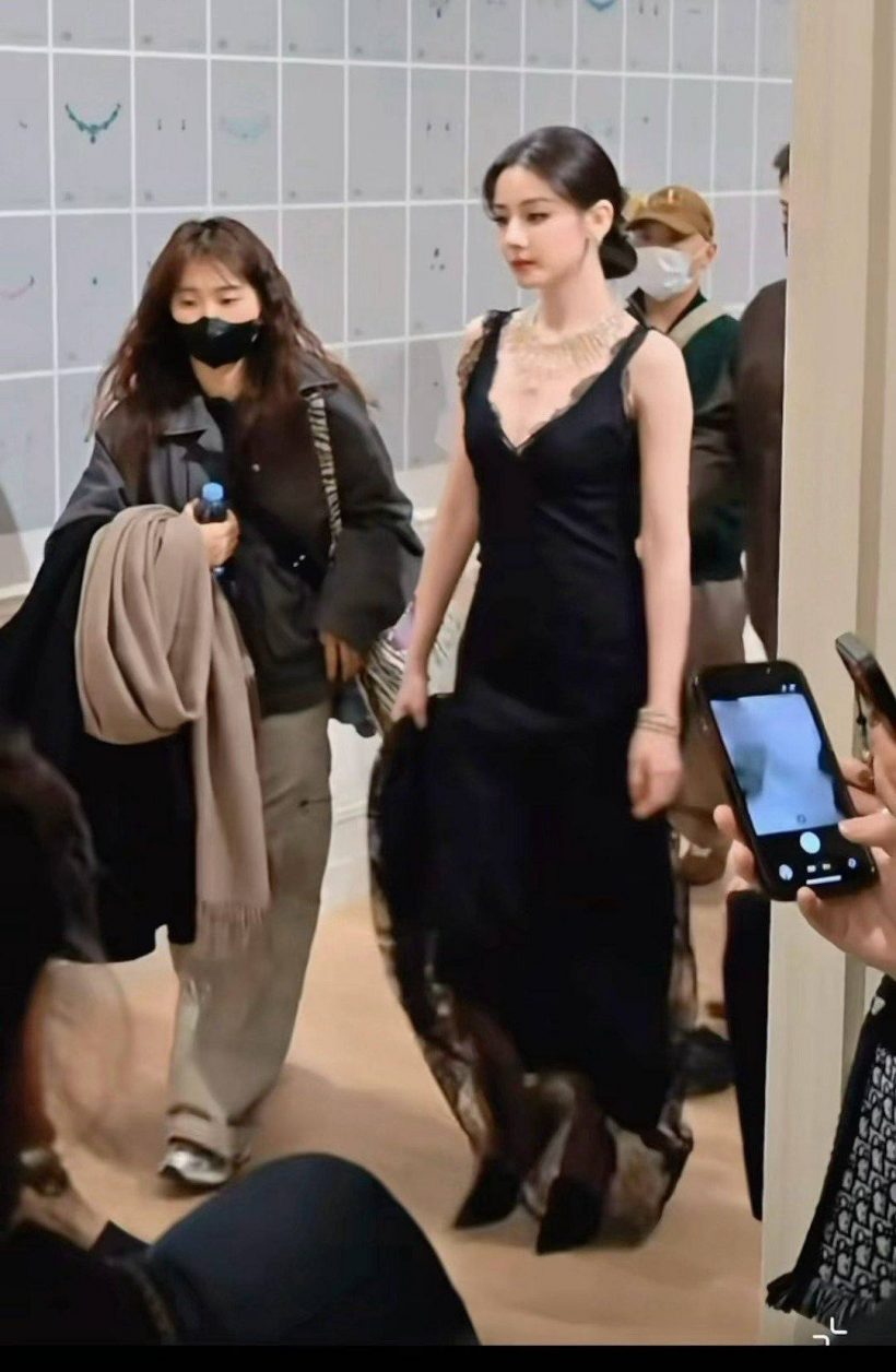 ตี๋ลี่เร่อปา คัมแบ็ก Dior ลุคราชินีขยี้ใจ