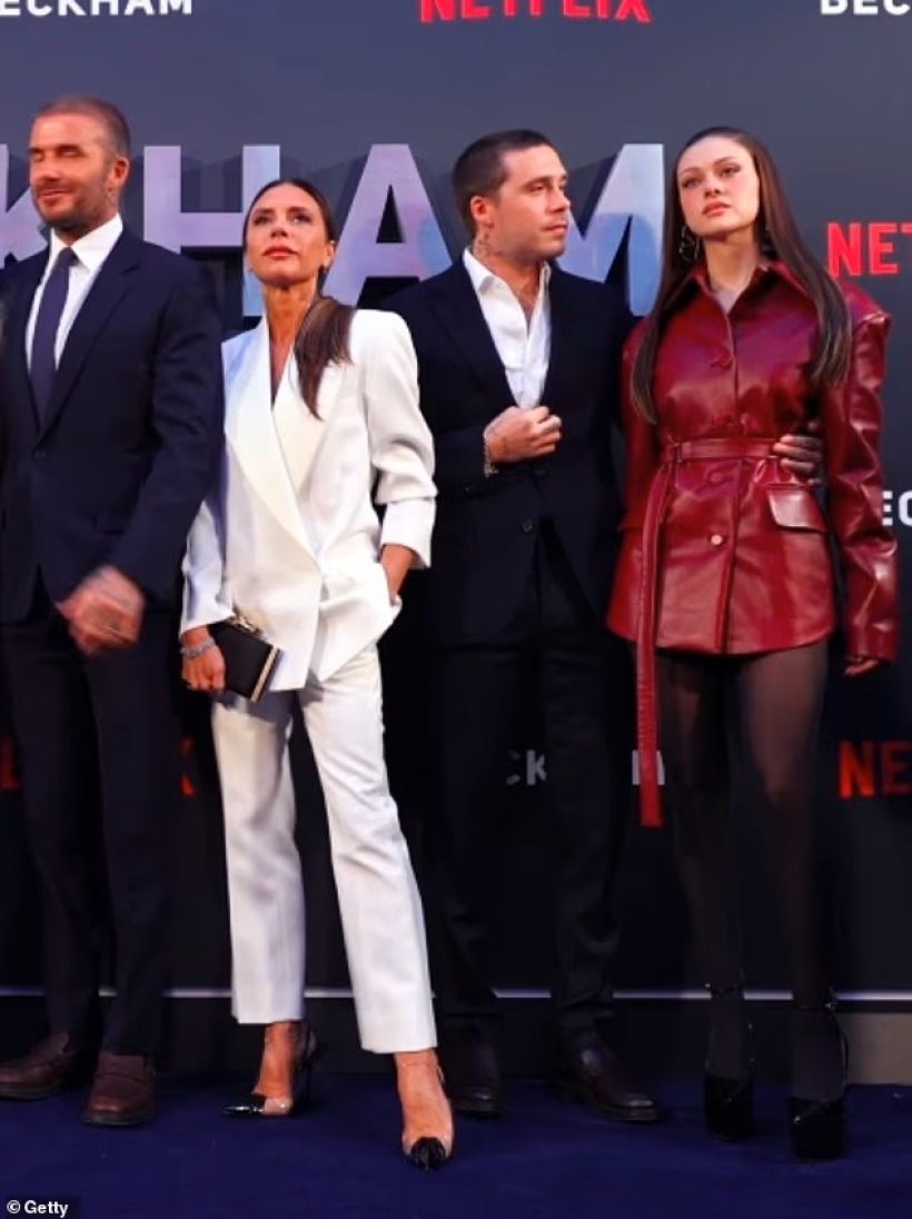 ย้อนคลิปน่าอึดอัด! วิคตอเรีย - นิโคลา ต้องเผชิญหน้างานเดียวกัน