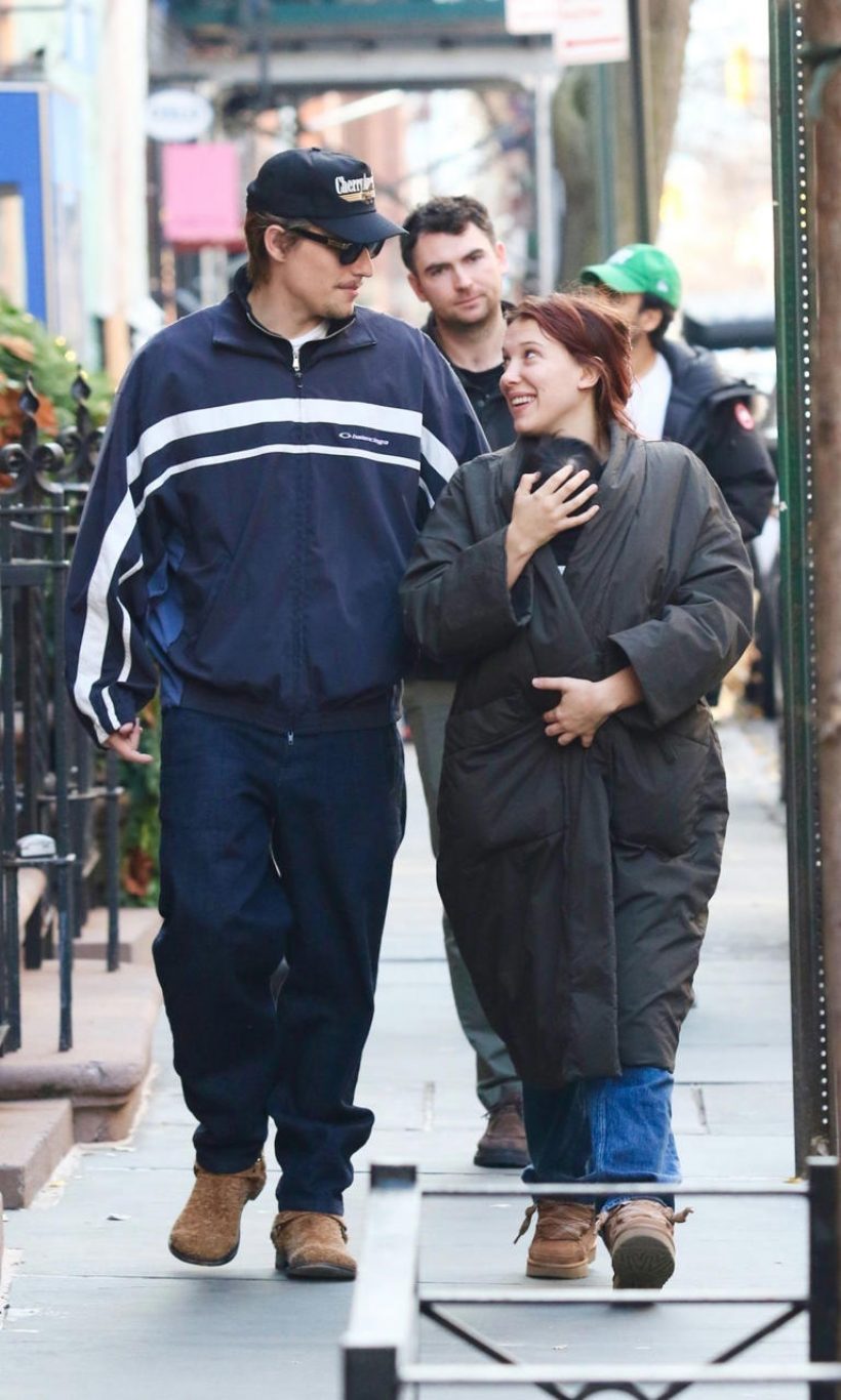 ส่องลุคคุณแม่ ดาราสาวพร้อมสามีสุดหล่อ อุ้มลูกเดินชิลน่ารักตะโกน!