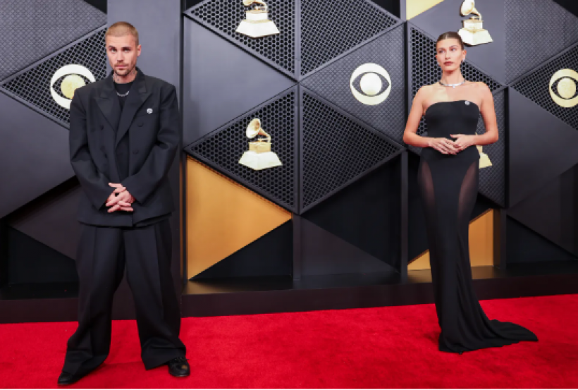 ชุดนี้จริงดิ? จัสติน บีเบอร์ โชว์บ็อกเซอร์ตัวเดียวเขย่าเวที