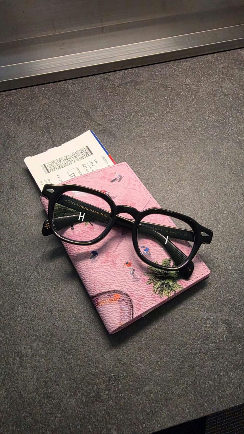 หมดกันท่านประธาน! วิ่งสับจนพาสปอร์ตปลิวโชว์กล้อง!