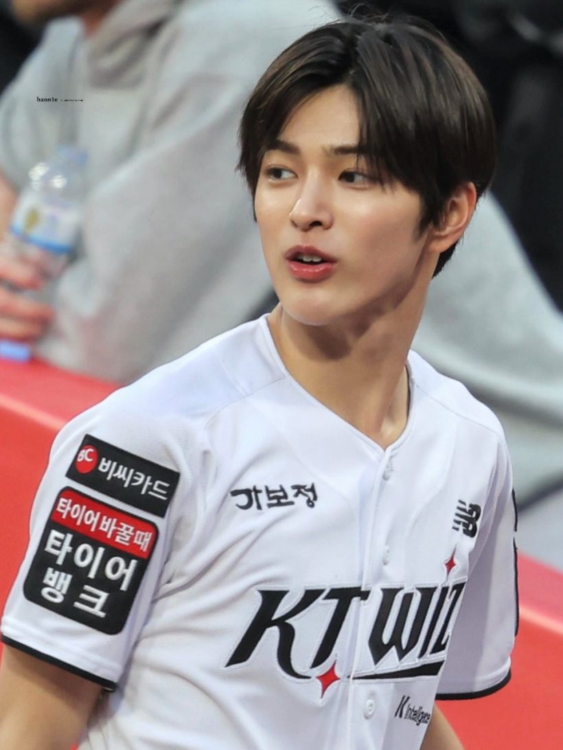 รู้จัก ไอดอลหนุ่มที่หล่อแบบ ใบหน้านี้10ปีจะมีสักครั้ง