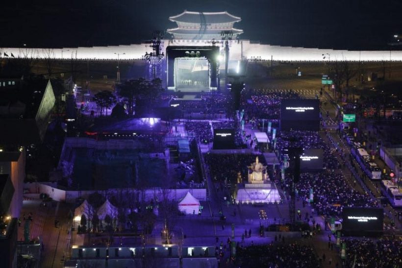 โซลแทบแตก! BTS ยึดควังฮวามุน สั่งปิดวังรับฝูงชน 2 แสนคน