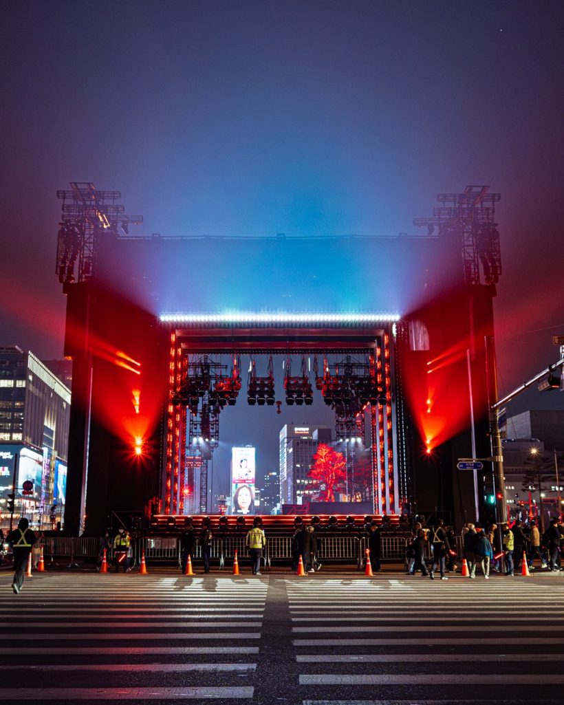 โซลแทบแตก! BTS ยึดควังฮวามุน สั่งปิดวังรับฝูงชน 2 แสนคน