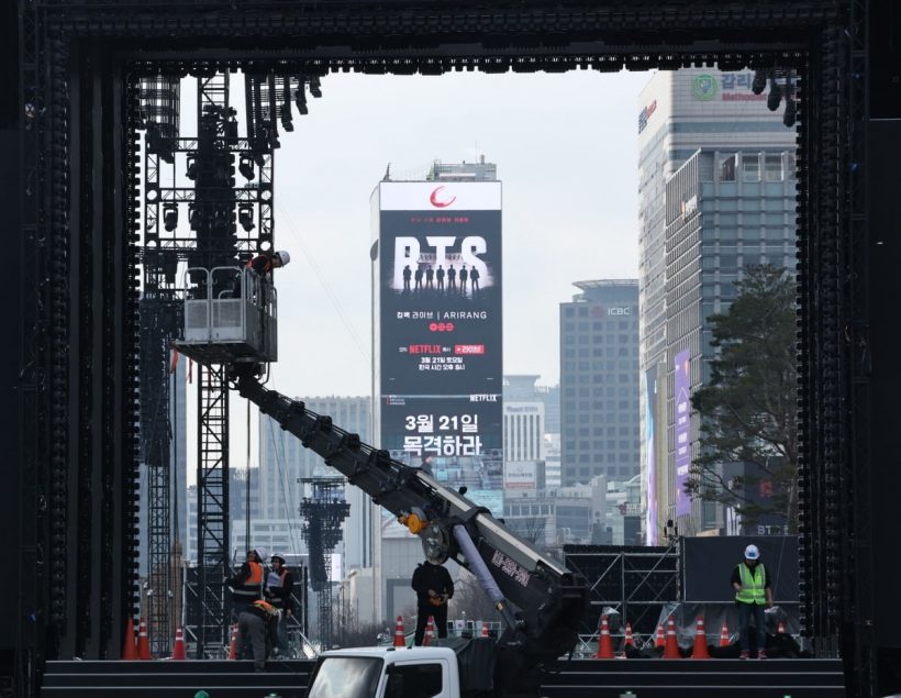 โซลแทบแตก! BTS ยึดควังฮวามุน สั่งปิดวังรับฝูงชน 2 แสนคน