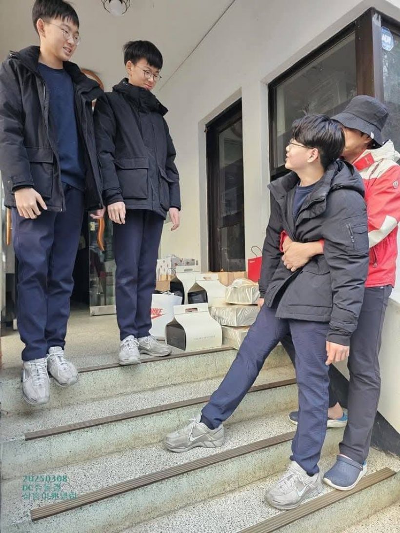 คุณพ่อซงอิลกุก อวดโมเมนต์อบอุ่นกับลูกชายแฝด3 แทฮันมินกุกและมันเซ
