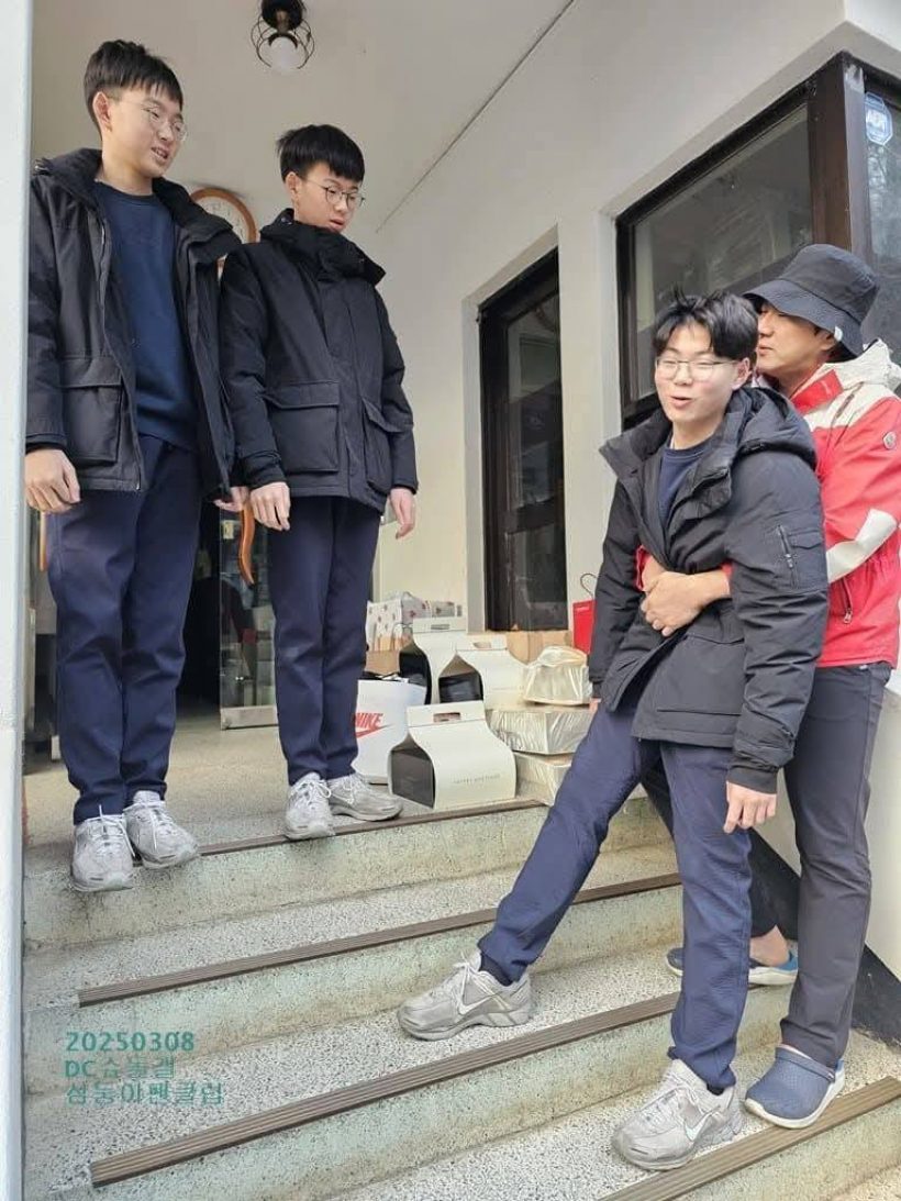 คุณพ่อซงอิลกุก อวดโมเมนต์อบอุ่นกับลูกชายแฝด3 แทฮันมินกุกและมันเซ