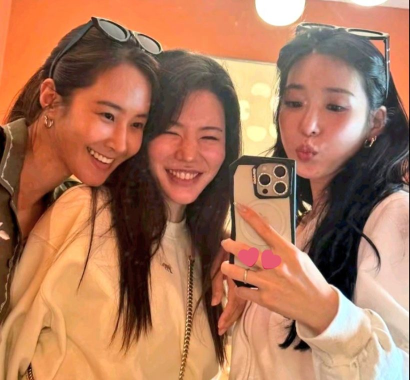 แฟนๆ จับสังเกตไอเทมรักมัดตัว ทิฟฟานี่-บยอนโยฮัน หวานเจี๊ยบ