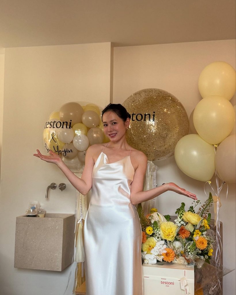 ออร่าพุ่งชน! ตัวแม่คนสวย มาในลุคลึกลับ งานนี้คุณสามีหวงมั้ย?