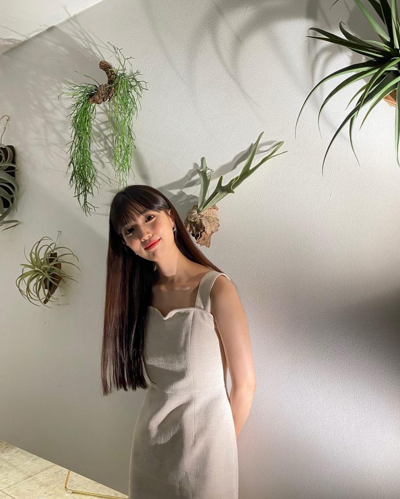 แฟนซีรีส์ทึ่ง!เปิดลุคตัวจริงสาวดาวรุ่ง จากโทรมในจอ สู่ลุคสดใสนอกจอ