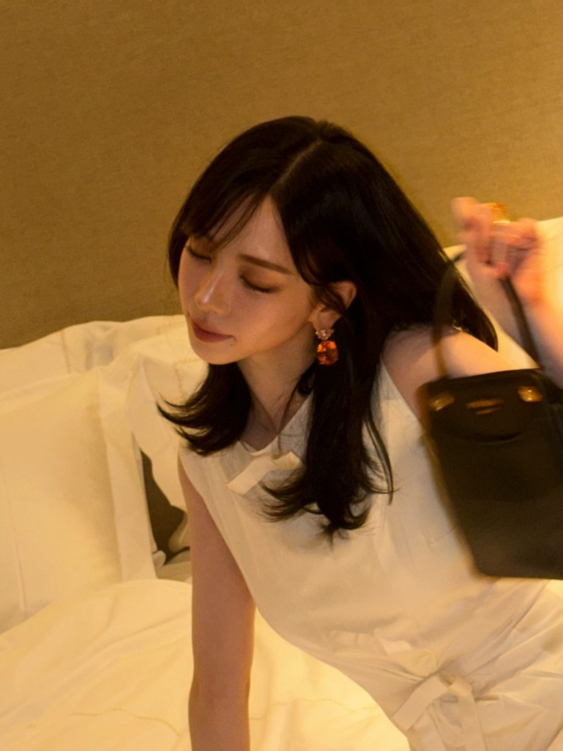 งานเข้า! นักร้องสาวเป็นประเด็นดราม่า หลังโดนแซะเรื่องหน้าอก