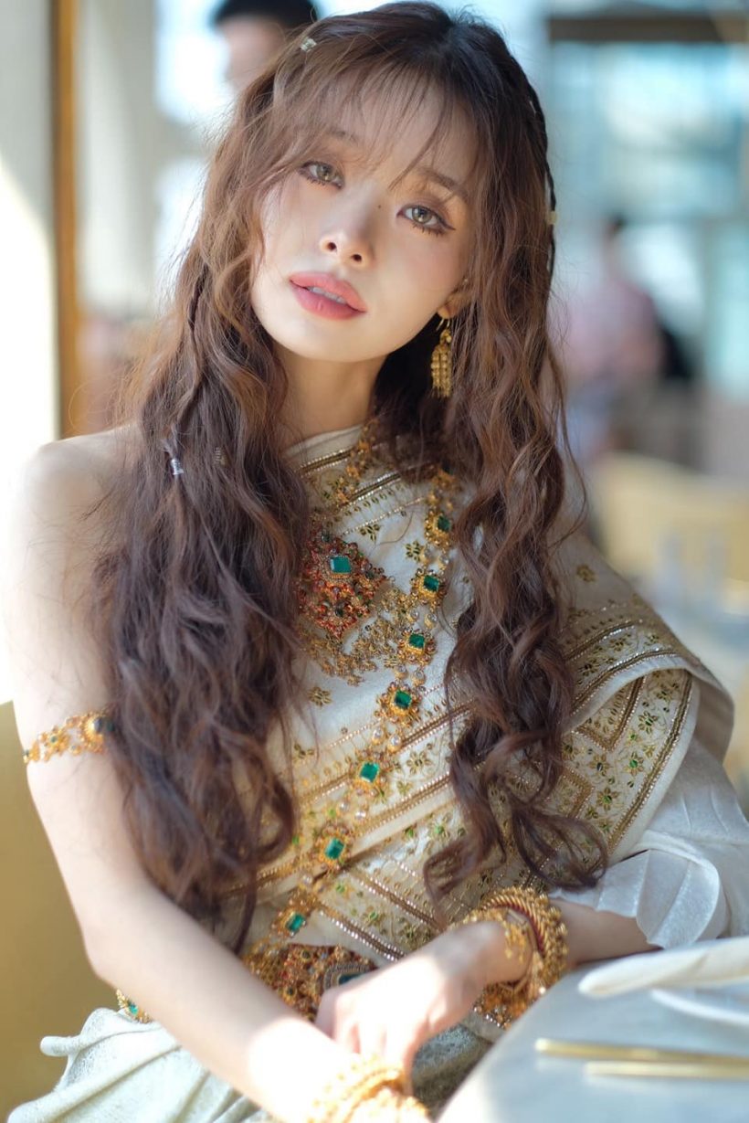 ชมความสวย ซงจีอา ใส่ชุดไทยงามสง่าไม่มีที่จะติ