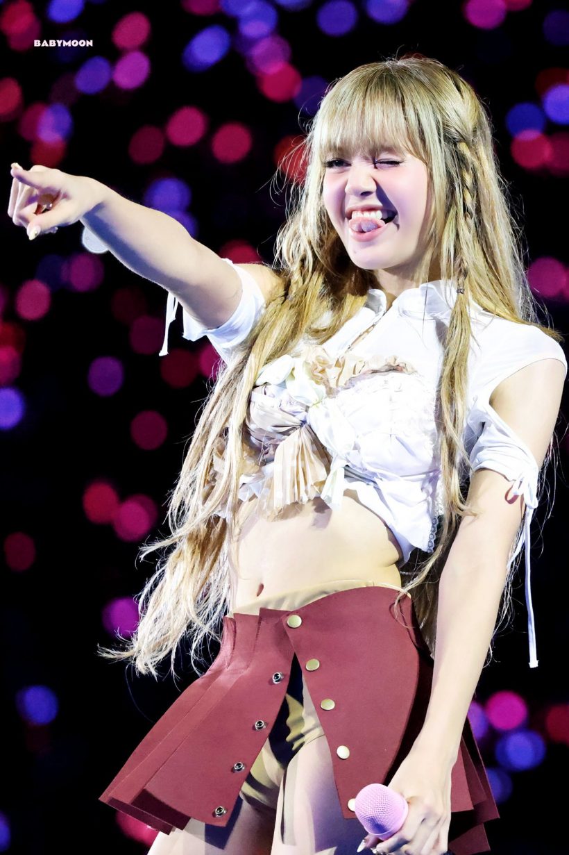 ลิซ่า ร่างทองขึ้นคอนเสิร์ตใหญ่ ลุคนี้สวยสะกดเหมือนตุ๊กตาบาร์บี้