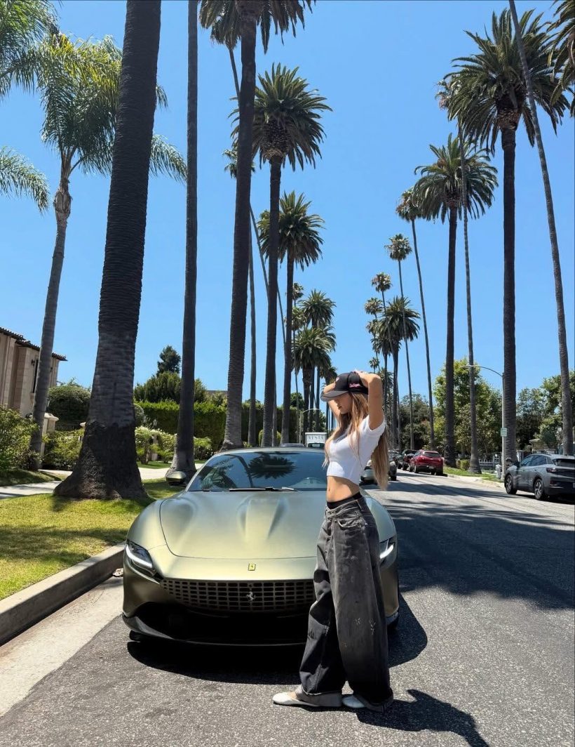 ชาวเน็ตแห่แซว! ลิซ่า ขับ Ferrari Roma ย้อนคำพูดในตำนาน ฉันไม่รวยเธอก็รู้