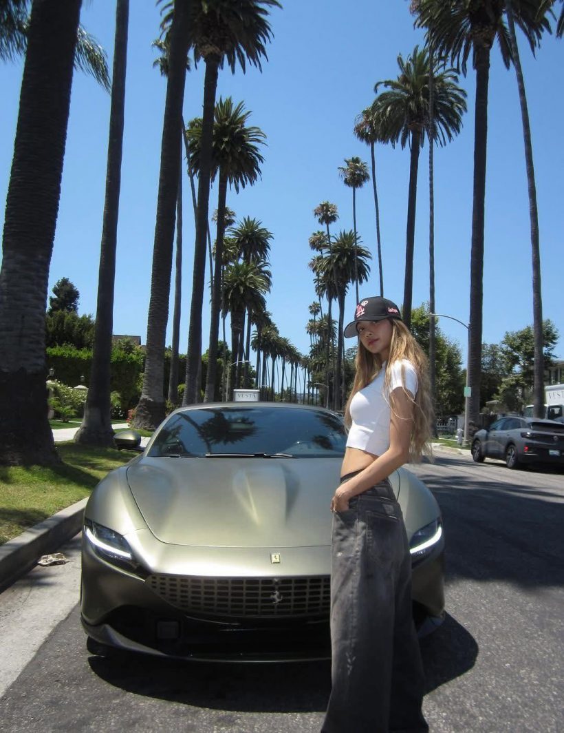 ชาวเน็ตแห่แซว! ลิซ่า ขับ Ferrari Roma ย้อนคำพูดในตำนาน ฉันไม่รวยเธอก็รู้
