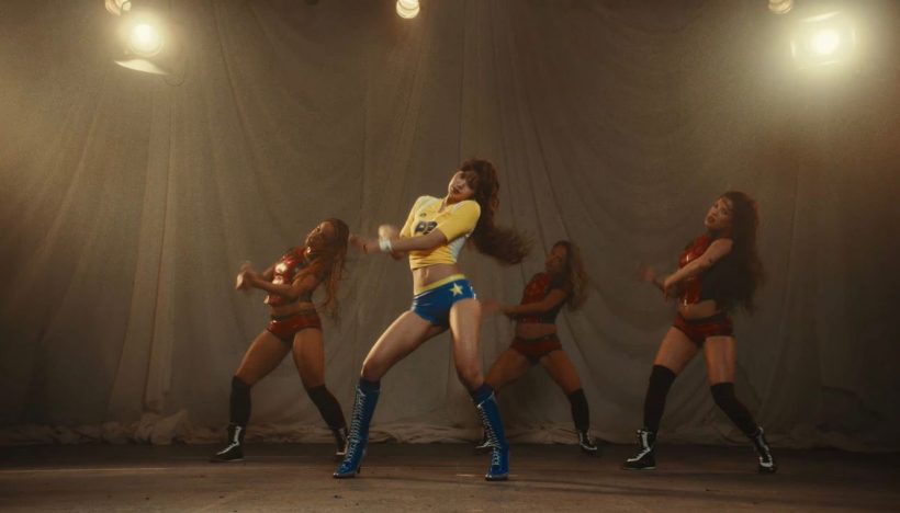 เปิดตัวเด็กเส้นป้ายแดง?! อยู่ๆโผล่แจม MV ลิซ่า ชาวเน็ตแห่เมนต์!