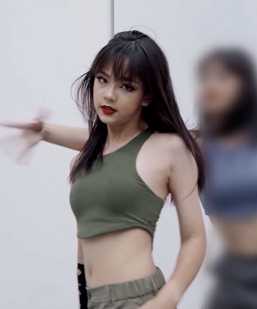 นี่แหละลิซ่าคนต่อไป! YG หมายมั่นปั้นมือ ทุ่มสุดตัวกับสาวเด็กฝึกชาวไทย!