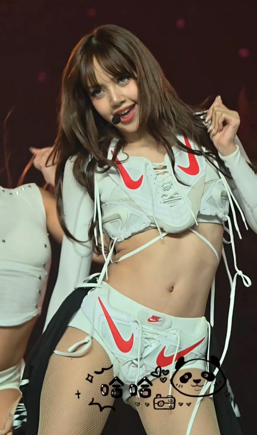 เจาะดีเทลชุดนี้ของลิซ่า ครีเอตสุดจนร้องว้าว