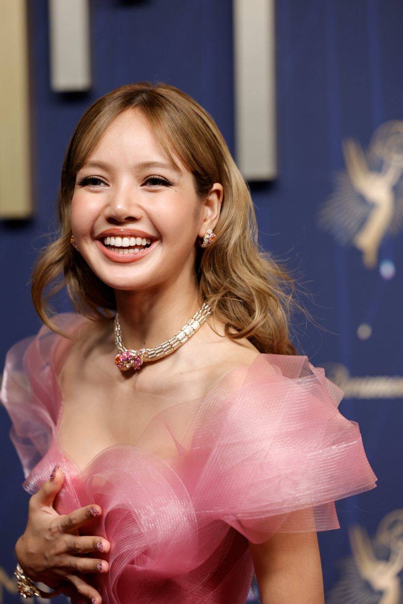 สื่อต่างชาติ คอมเมนต์ชุดลิซ่า ในงาน emmy awards 2025 ว่าเหมือน...