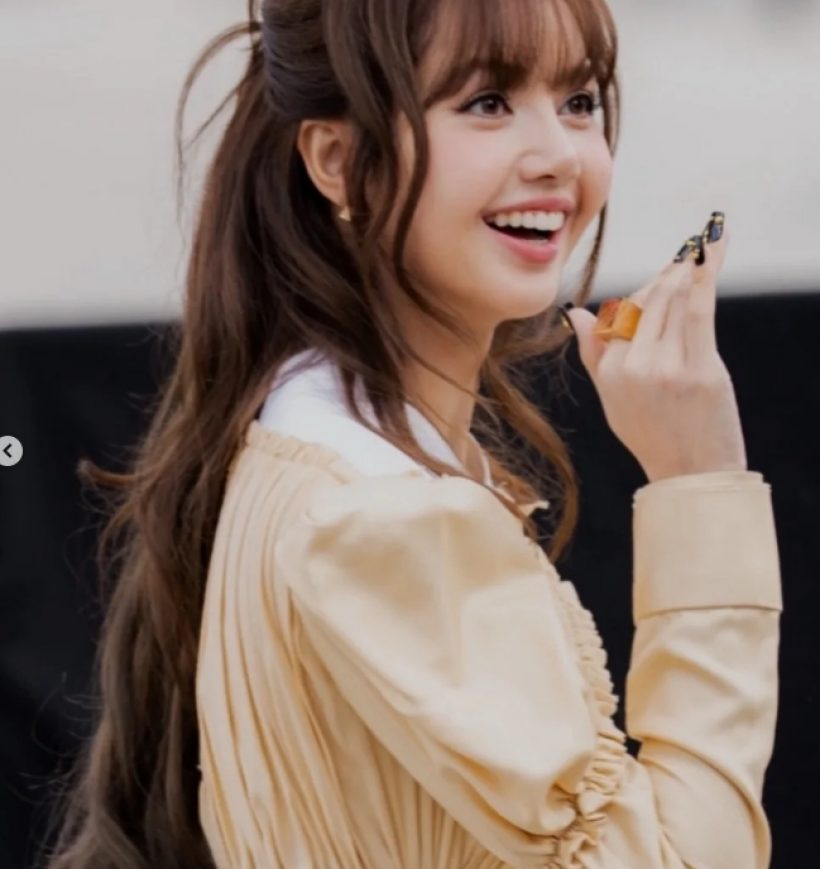 หยุดดูไม่ได้! ส่องดีเทลลุค วินเทจสุดแกลมของลิซ่าที่ปารีสแฟชั่นวีก