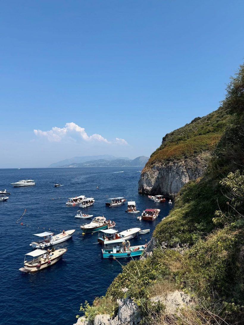 ลิซ่า สาดออร่าความHOT ทริปหรูล่องยุโรปที่ Capri Italy