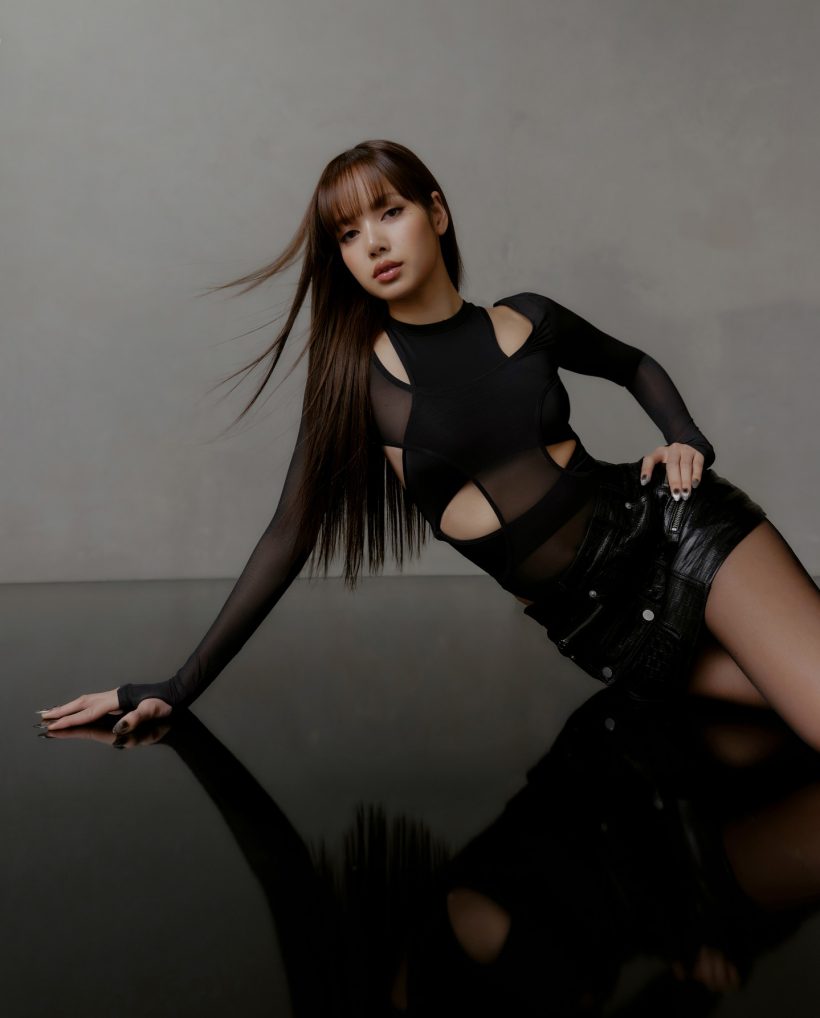 ภาพนี้ ลิซ่า ทำโซเชียลแตก! หุ่นโซ้ะสร้างเรื่องเว่อร์