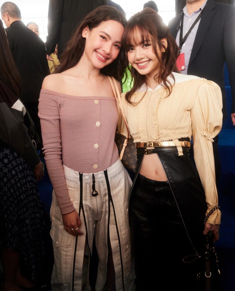 ช็อตหยุดโลก! ญาญ่า-ลิซ่า ร่วมเฟรมกลางปารีส สวยตู่กินกันไม่ลง