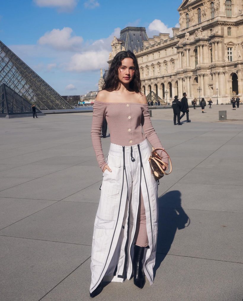 ช็อตหยุดโลก! ญาญ่า-ลิซ่า ร่วมเฟรมกลางปารีส สวยตู่กินกันไม่ลง