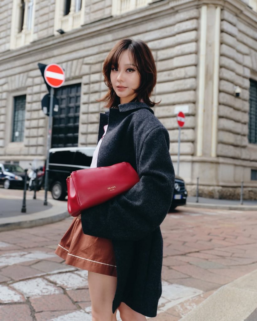 โซเชียลกรี๊ด! ลิซ่าโชว์หอมฟอดใหญ่ ว่าแต่ไปสนิทกันเมื่อไหร่เนี่ย?
