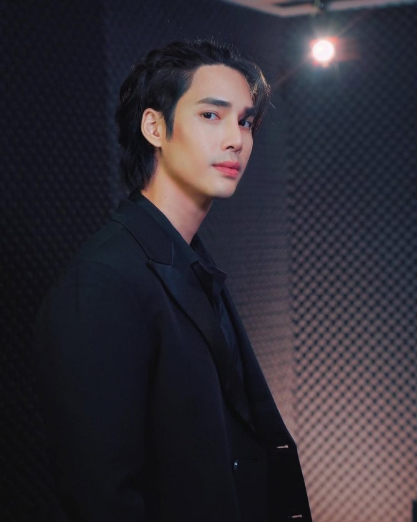 ดาราหนุ่มย้อนวัยเด็ก ดื้อไม่กลับบ้าน ไปหาพี่เอจนเป็นพระเอก
