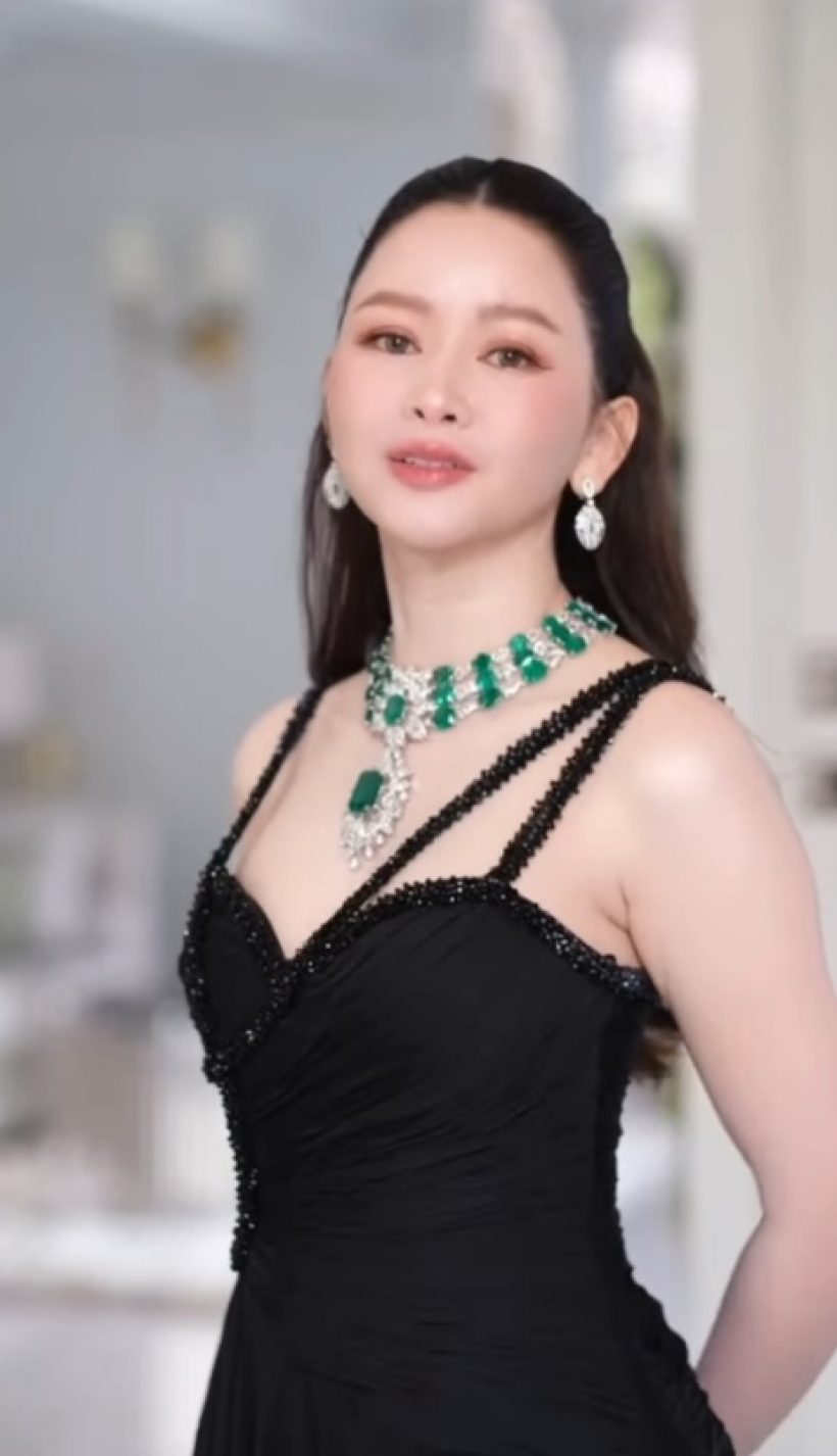 เมย์ วาสนา อวดลุคสวยกับสร้อยในตำนาน กลับสู่เจ้าของแล้ว