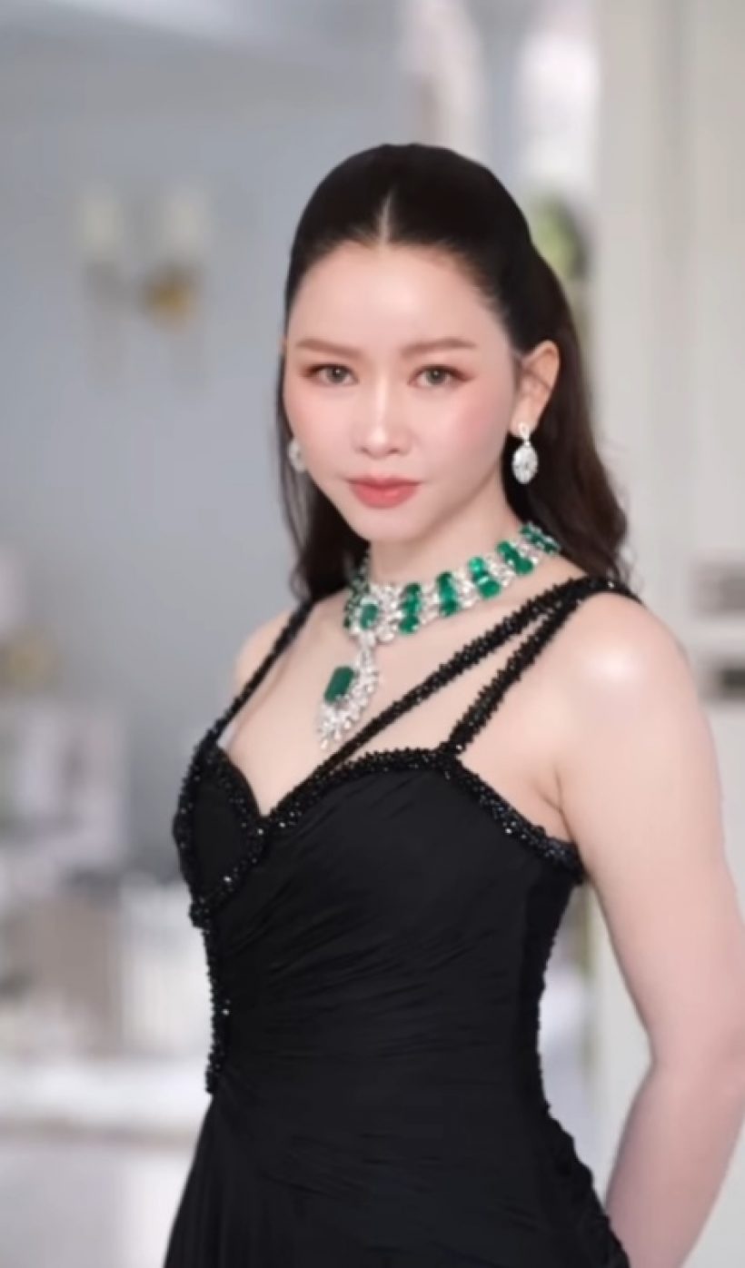 เมย์ วาสนา อวดลุคสวยกับสร้อยในตำนาน กลับสู่เจ้าของแล้ว