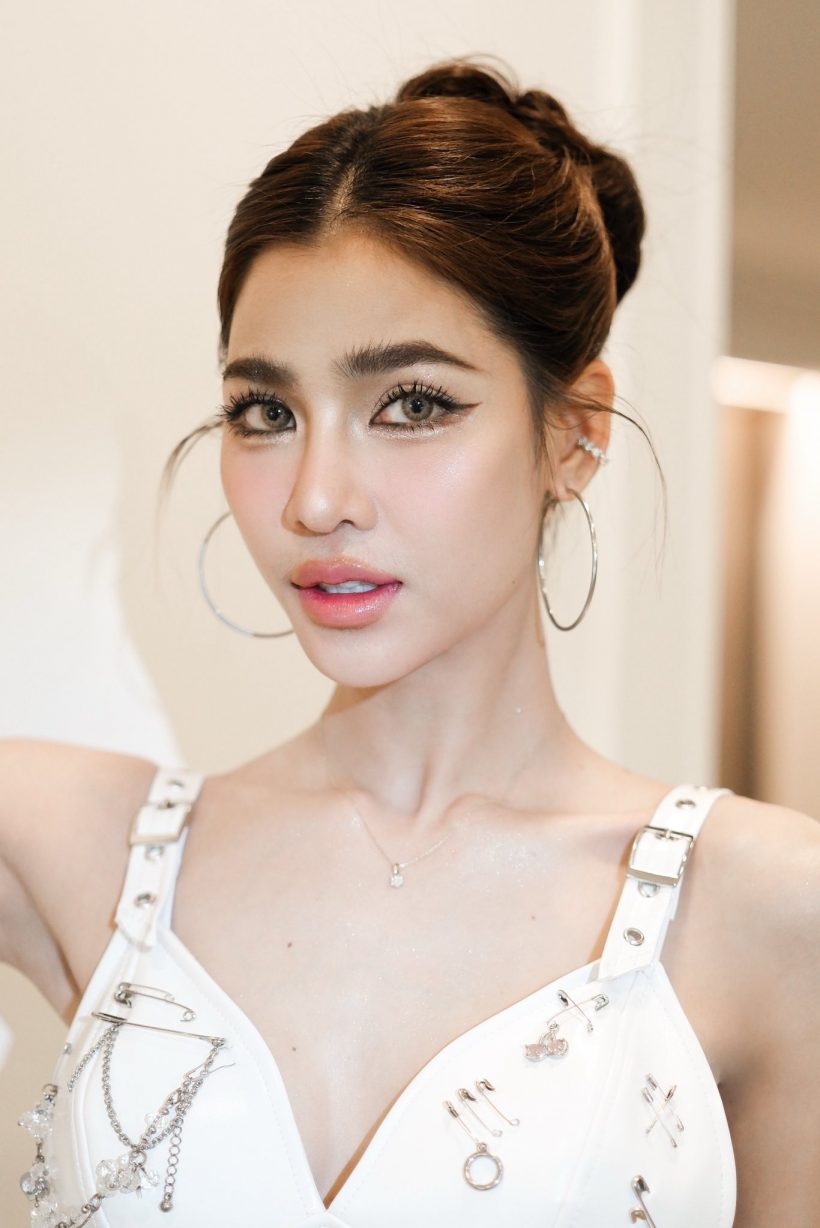 แรง! นักร้องสาวดัง โดนชาวเน็ตโผล่แซะ อย่ายุ่งกับผัวชาวบ้าน