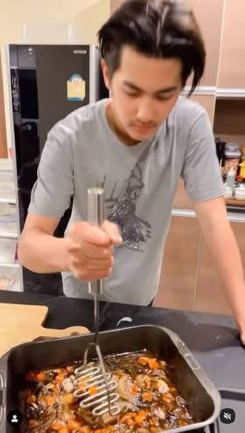 ทายาทดาราสาวดัง ยิ่งโตยิ่งหล่อ แม่ไม่ห้ามเข้าวงการ