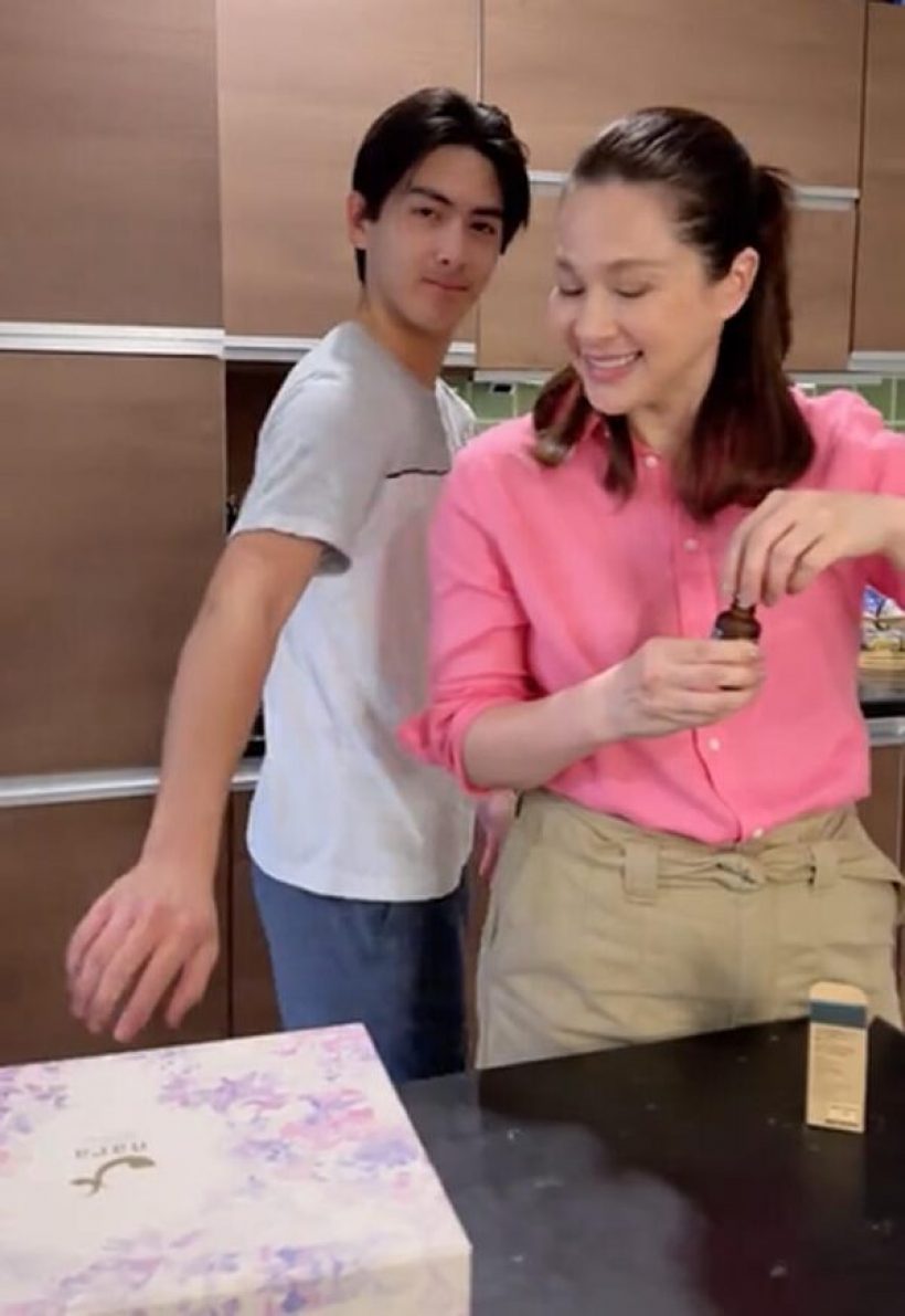 ทายาทดาราสาวดัง ยิ่งโตยิ่งหล่อ แม่ไม่ห้ามเข้าวงการ
