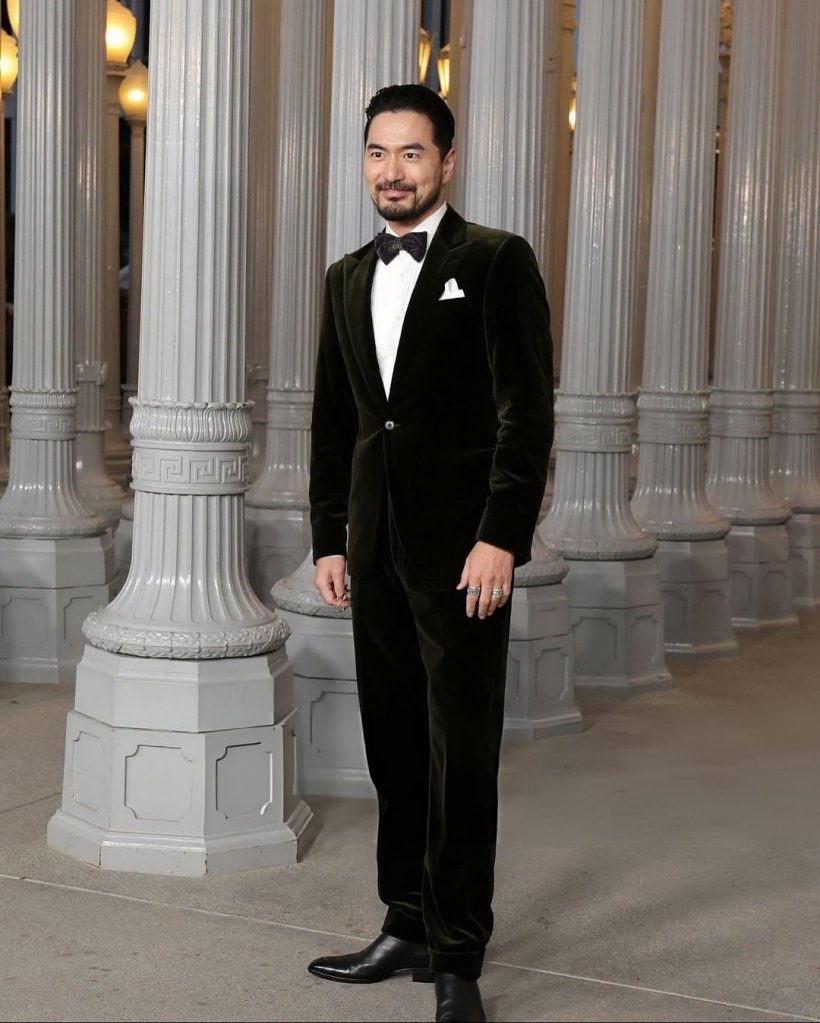 ลุคใหม่พระเอกดังหนวดทึบรกครึ้ม แบบนี้ก็เท่ไปอีกแบบ!