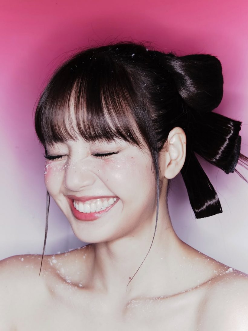 ไม่มีใครยอมใคร มัดรวมเหล่าคนบันเทิง เเต่งเต็มรับคริสต์มาส