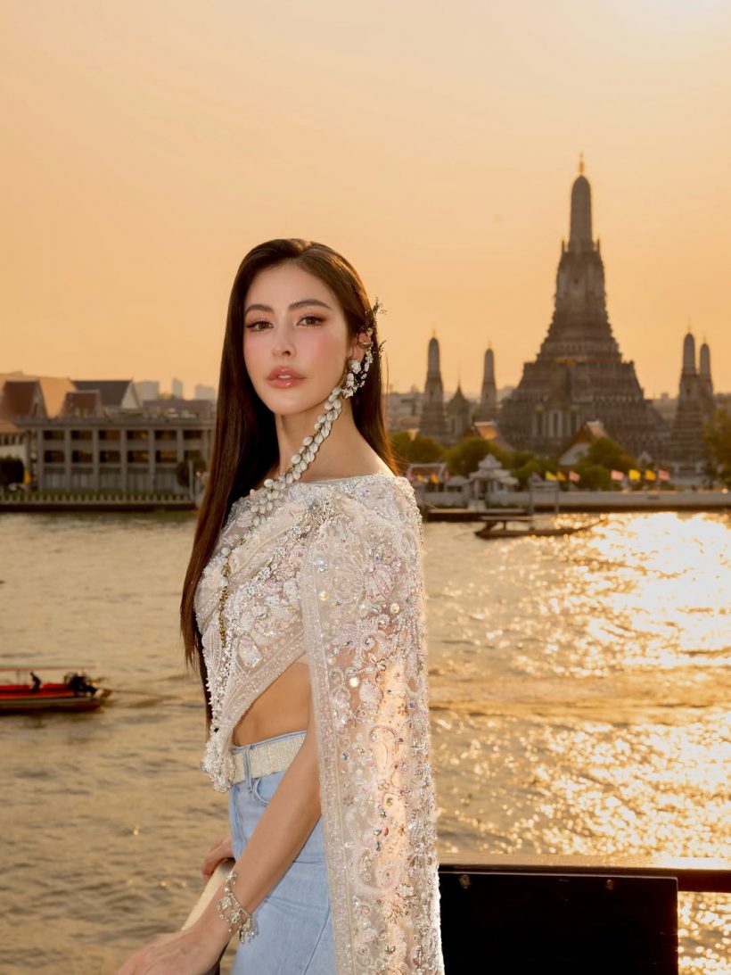 ศรีริต้า เสิร์ฟลุค ห่มสไบใส่ยีนส์ สวยเผื่อคนทั้งโลกเเล้ว
